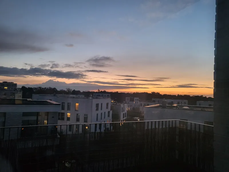 Suche Nachmieter für Exklusives Dachgeschoss/Penthouse in Berlin-Dahlem Hüttenweg Ablöse Einbauküche — photo 1